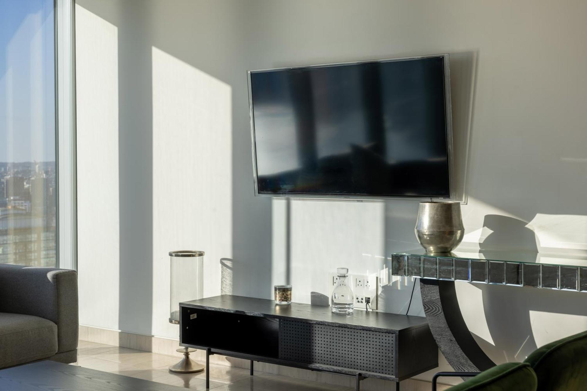 Apartment Skyline Views Luxury 3 Bedroom Free Parking London