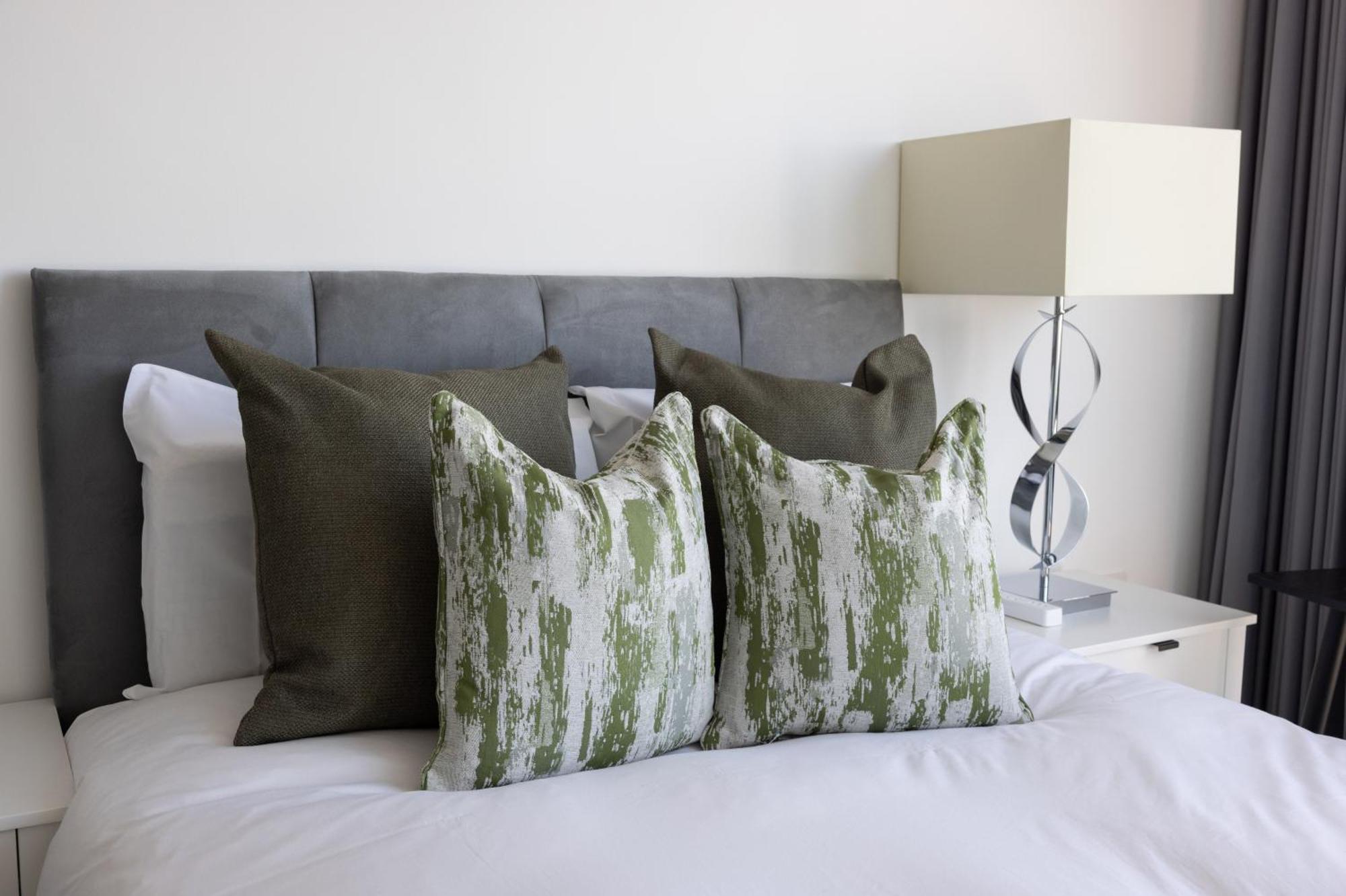 Apartment Skyline Views Luxury 3 Bedroom Free Parking London