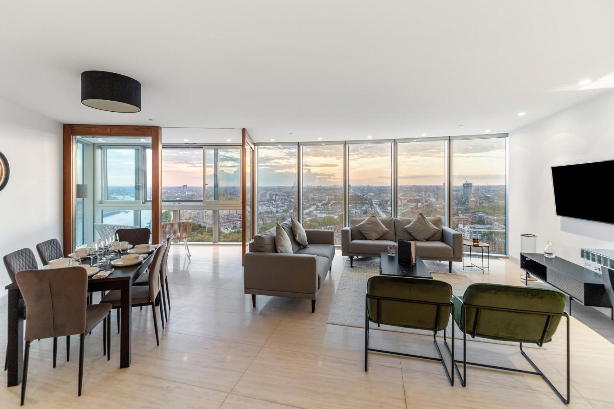 Skyline Views Luxury 3 Bedroom Free Parking Apartment *