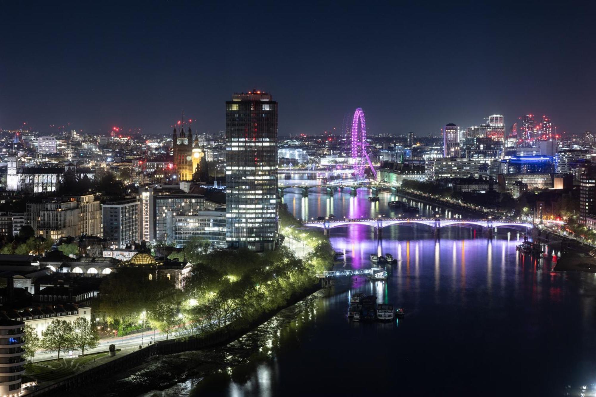 Skyline Views Luxury 3 Bedroom Free Parking Appartement *