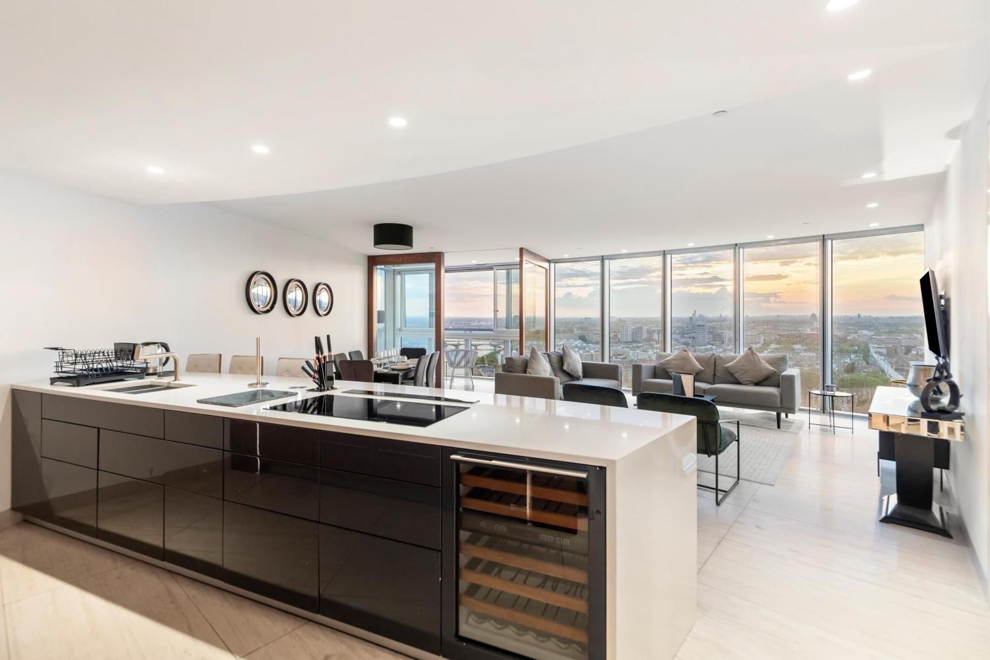 Skyline Views Luxury 3 Bedroom Free Parking Appartement *