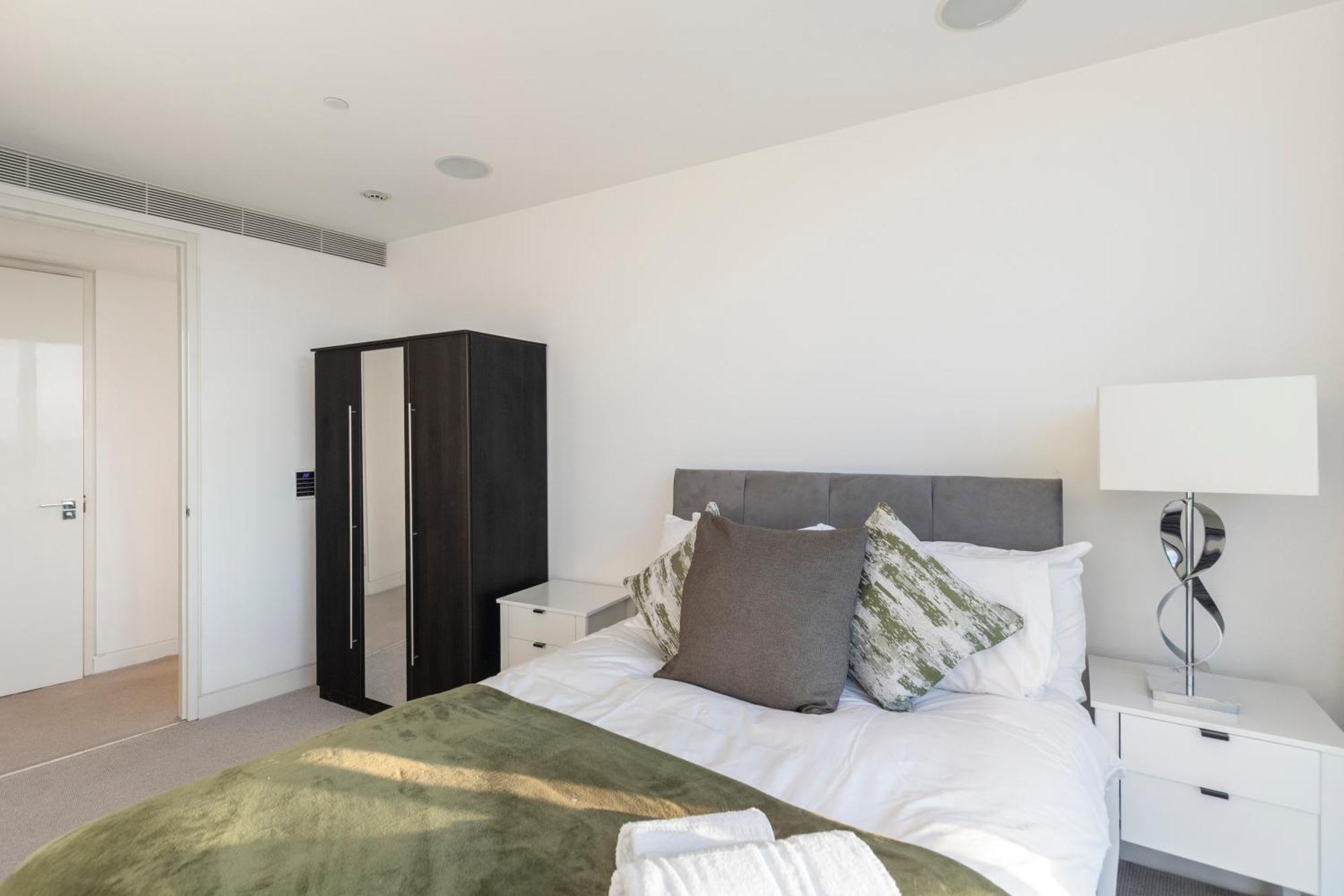 Skyline Views Luxury 3 Bedroom Free Parking Appartement *