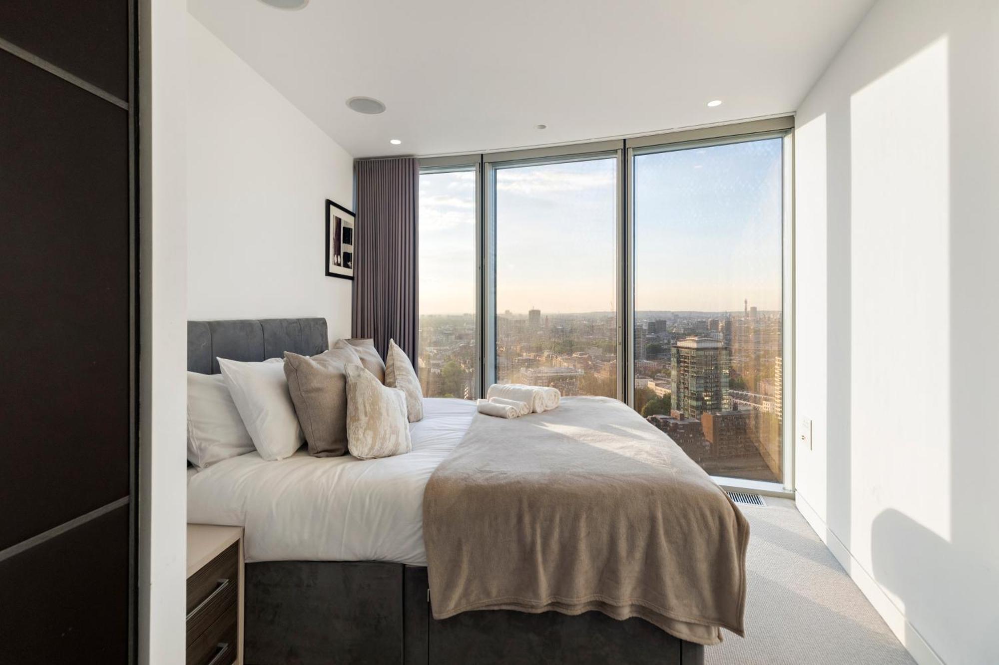 Skyline Views Luxury 3 Bedroom Free Parking *
