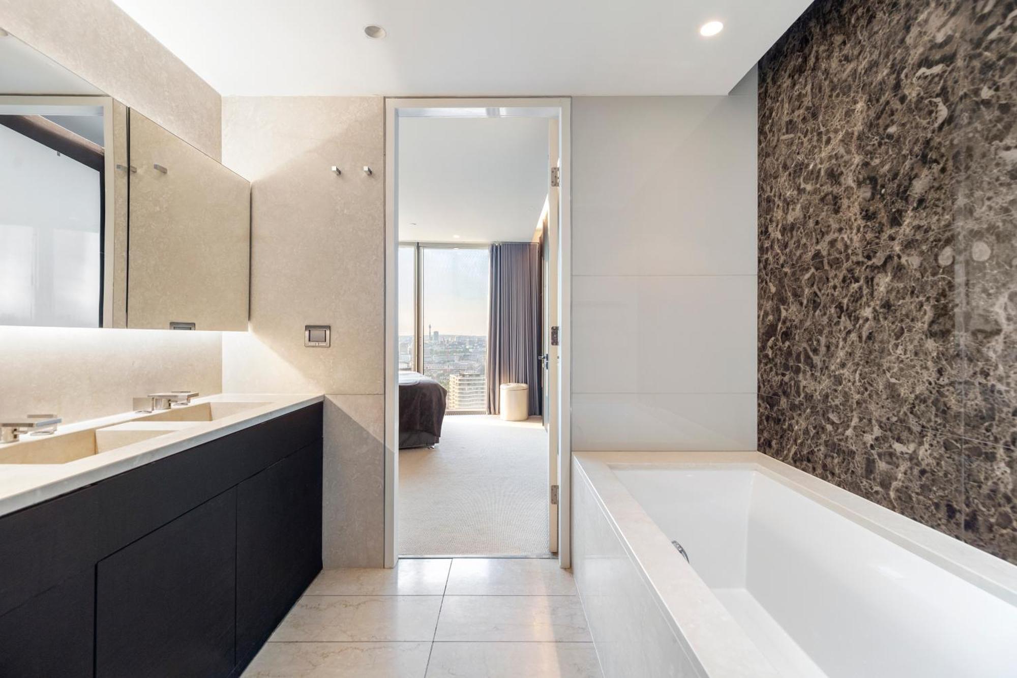 Skyline Views Luxury 3 Bedroom Free Parking